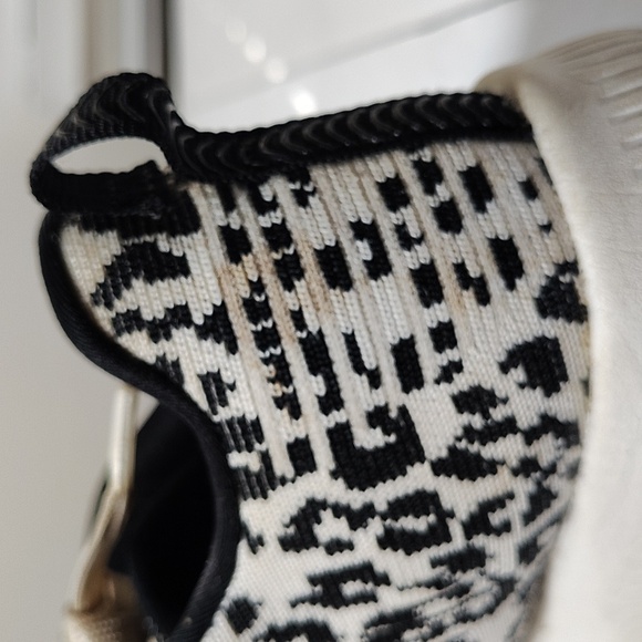 Skechers Bobs Black and White Patterned Sneakers 7.5 - Picture 8 of 8